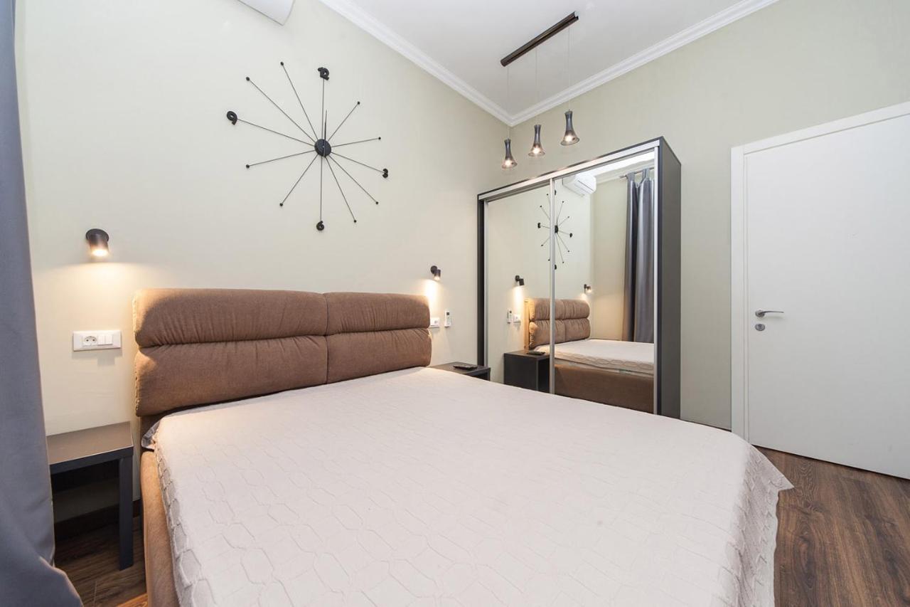 Goodrest On Deribasovskaya Apartment Odessa Luaran gambar
